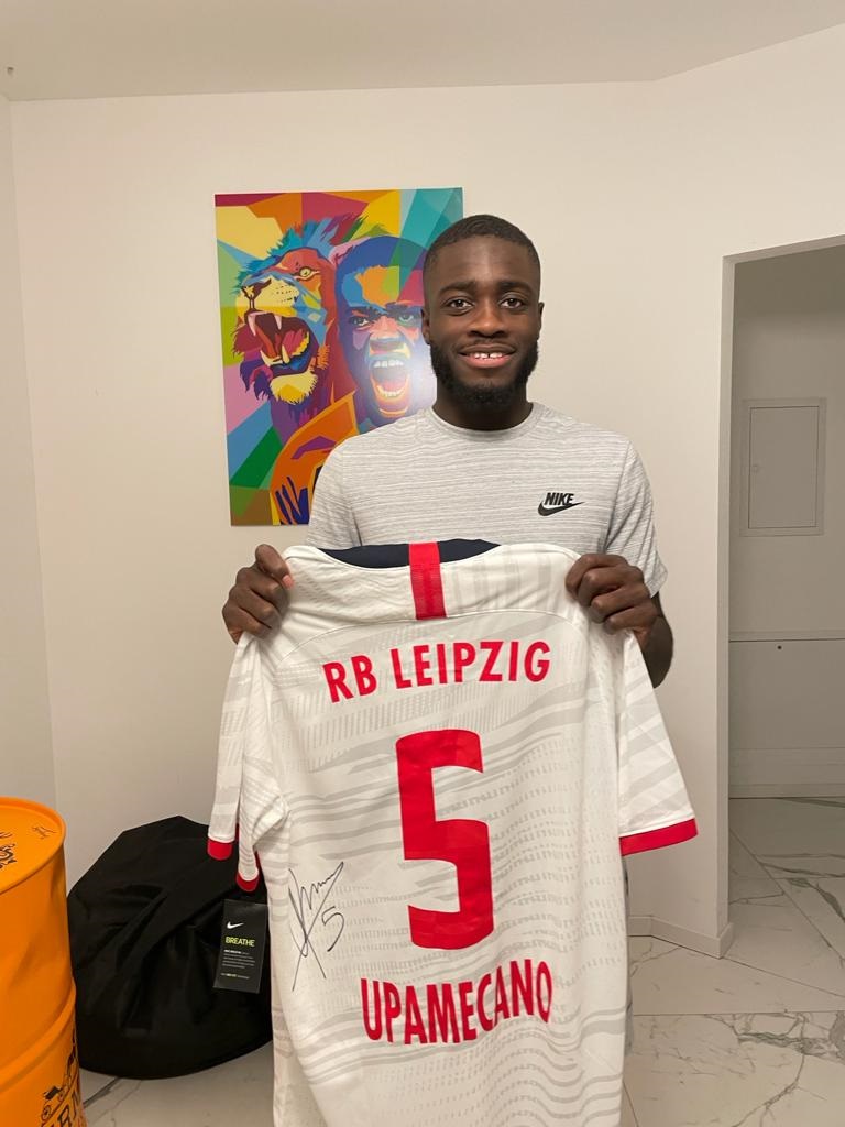 Dayot fait don de son maillot